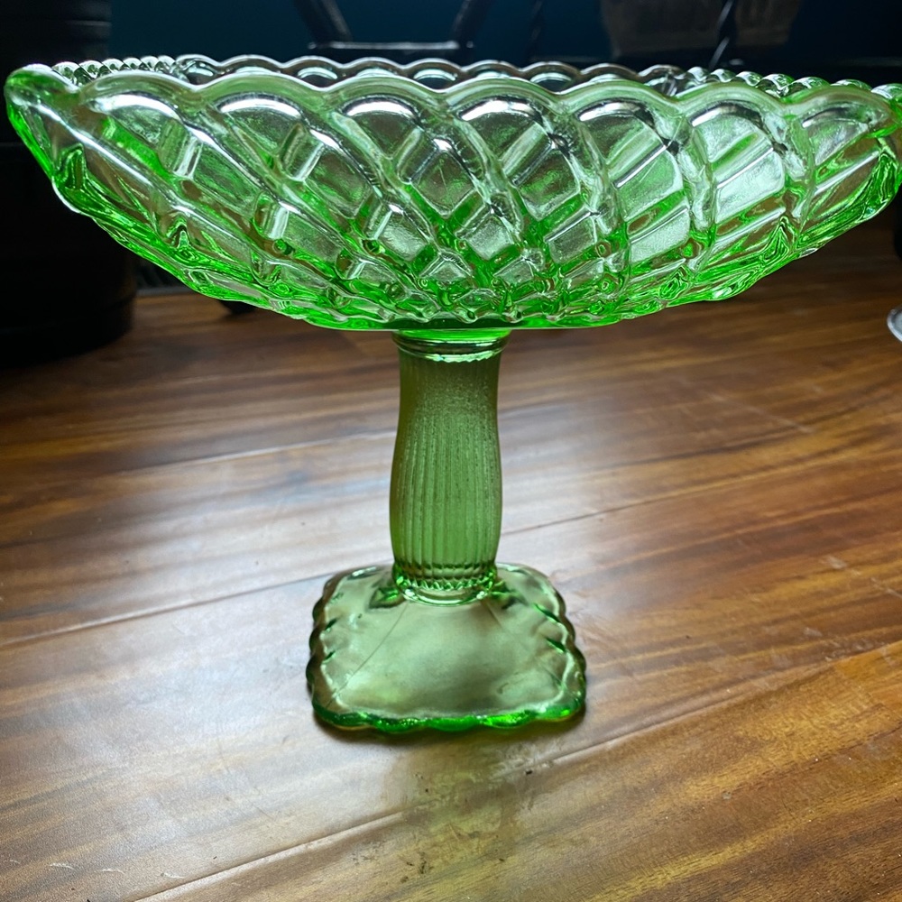 Green Vintage L E Smith square trellis design Vaseline Fenton NO chips or cracks